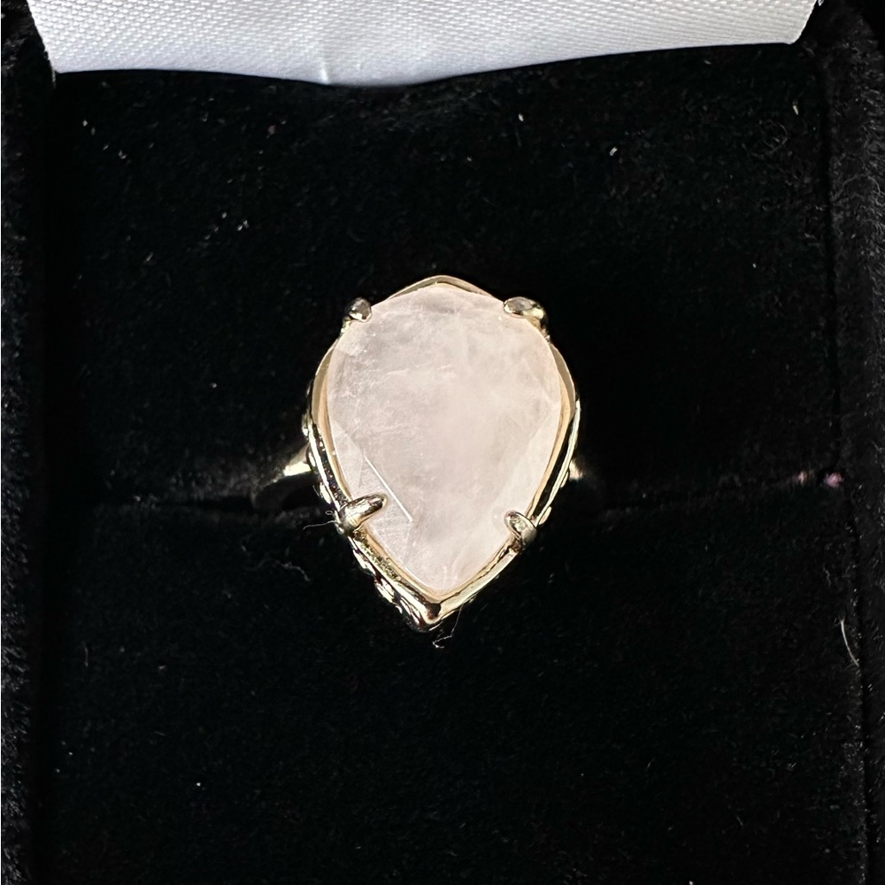 Kendra Scott Gold Tone Drusy Ring in Pale Pink. Size 5.